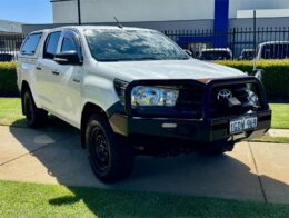 2016 Toyota Hilux SR 4×4 6-Speed Manual